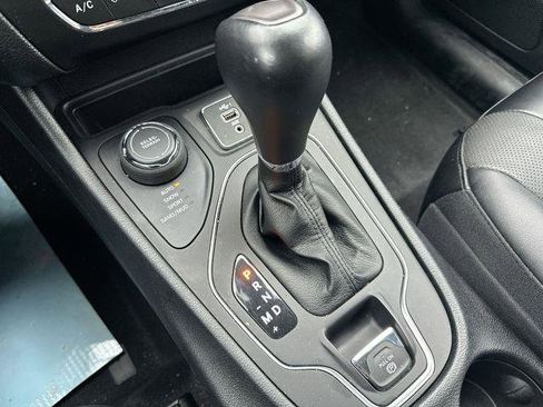 Certified 2022 Jeep Cherokee Latitude Lux image 21