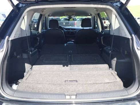 Used 2023 Volkswagen Tiguan SE FWD image 31