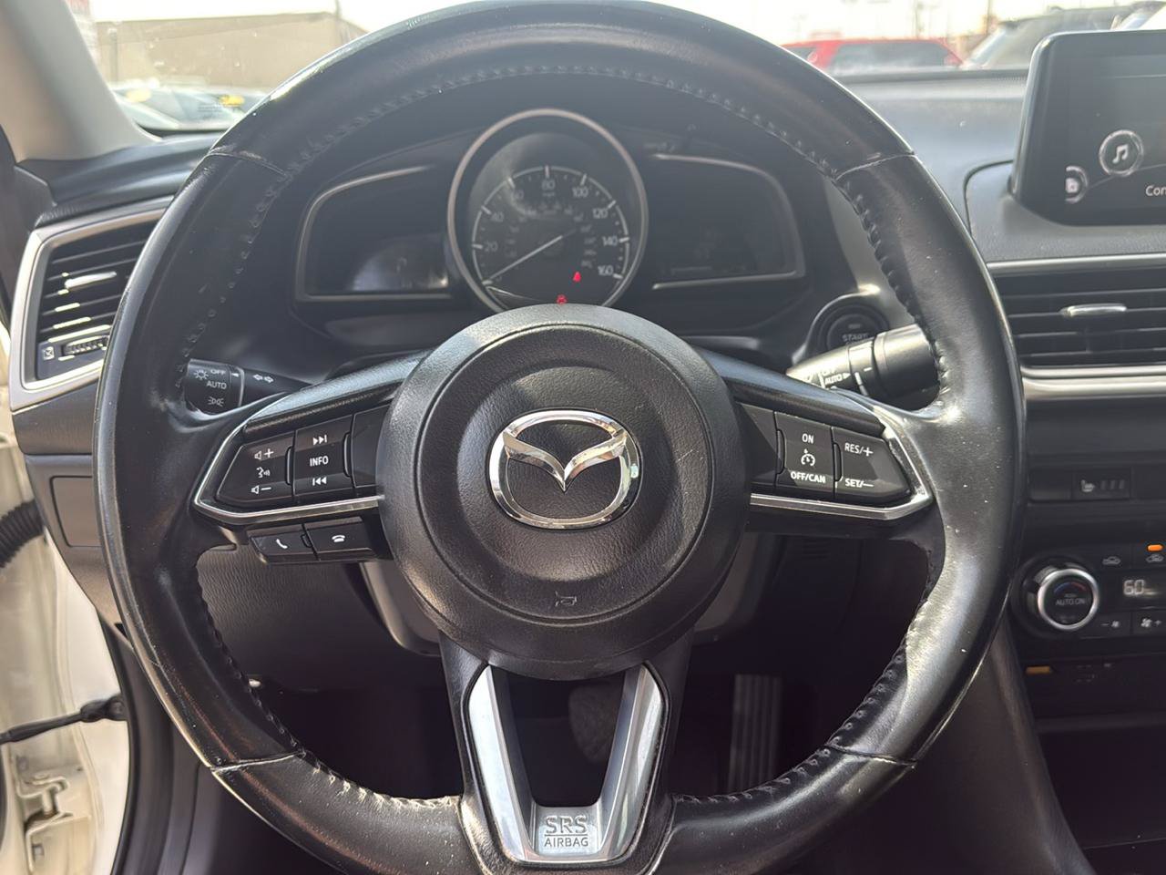 Used 2018 MAZDA MAZDA3 Touring FWD image 18