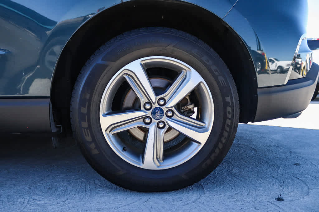 Used 2019 Ford Edge SEL w/ Equipment Group 201A FWD image 10