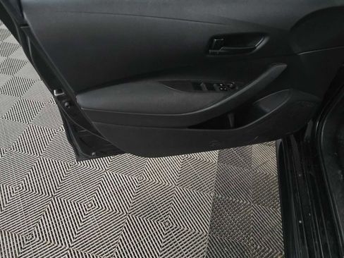 Used 2022 Toyota Corolla LE FWD image 5