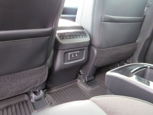 Used 2026 Nissan Pathfinder SL w/ SL Premium Package AWD/4WD image 16