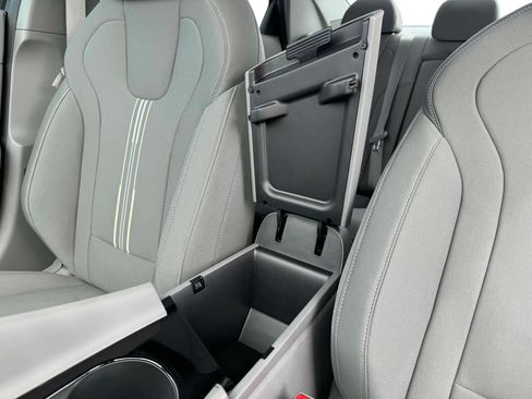 Used 2025 Hyundai Elantra SEL image 18