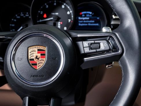 Certified 2025 Porsche Macan image 19