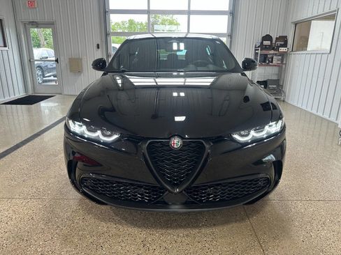 Used 2024 Alfa Romeo Tonale Veloce w/ Premium Interior Package AWD/4WD image 18