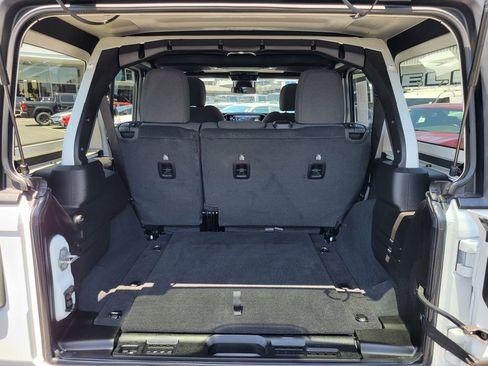 Used 2025 Jeep Wrangler Unlimited Sport AWD/4WD image 21