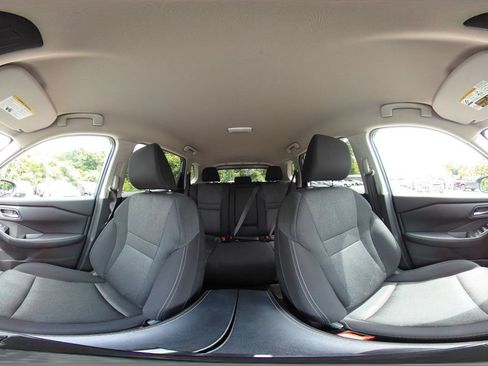 Used 2025 Nissan Rogue SV FWD image 43