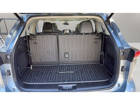 Used 2021 Toyota Highlander Limited AWD/4WD image 19