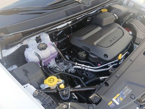 New 2026 Chrysler Pacifica Select image 12