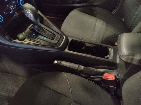 Used 2018 Ford Focus SE FWD image 26