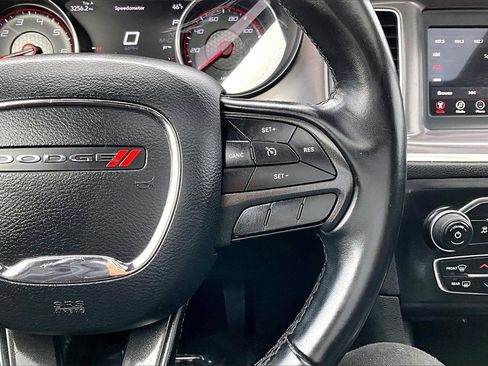 Used 2019 Dodge Charger SXT image 18