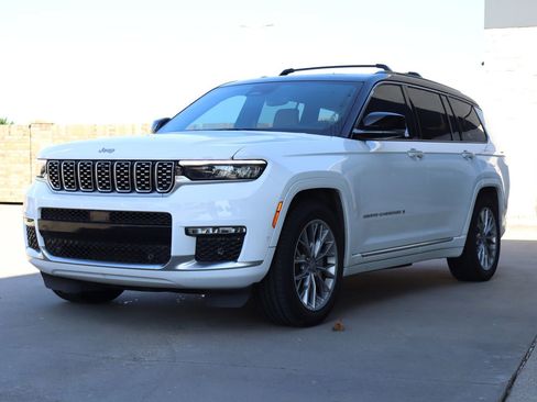 Used 2024 Jeep Grand Cherokee L Summit AWD/4WD image 2