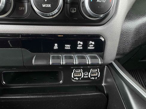 Used 2020 RAM 1500 Big Horn RWD image 15