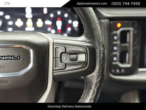 Used 2022 GMC Yukon XL Denali w/ Advanced Technology Package RWD image 36