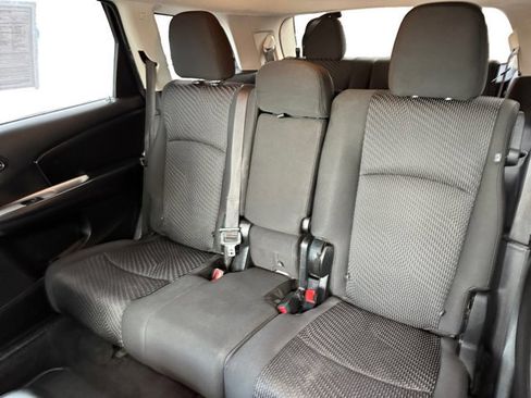 Used 2019 Dodge Journey SE w/ Blacktop Package image 11