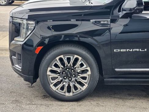 Used 2023 GMC Yukon XL Denali Ultimate image 5
