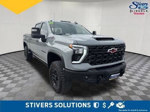 Used 2025 Chevrolet Silverado 2500 ZR2 w/ ZR2 Bison Edition AWD/4WD image 3