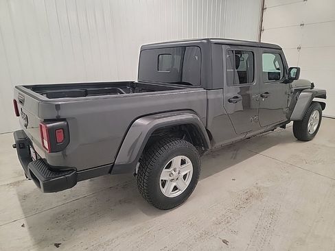 Used 2023 Jeep Gladiator Sport image 6
