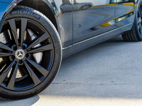 Used 2020 Mercedes-Benz S 560 4MATIC Sedan w/ Premium Package image 4