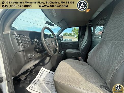 Used 2014 GMC Savana 2500 RWD image 9