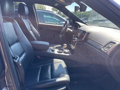 Used 2017 Jeep Grand Cherokee Limited AWD/4WD image 16