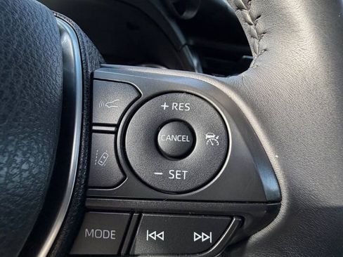 Used 2021 Toyota Corolla LE FWD image 13