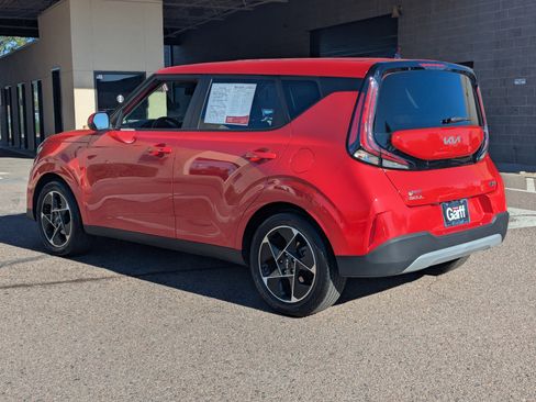 Certified 2023 Kia Soul EX image 4
