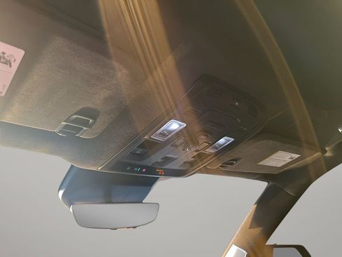 Used 2021 Cadillac Escalade Sport Platinum image 39