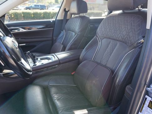 Used 2017 BMW 740i image 20