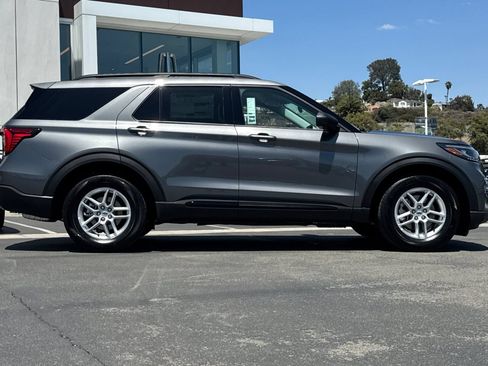 New 2026 Ford Explorer Active w/ Active Comfort Package RWD image 2