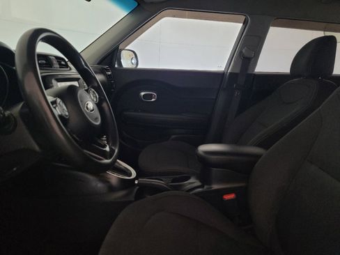 Used 2018 Kia Soul w/ Option Group 020 FWD image 17
