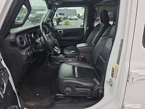 Used 2022 Jeep Wrangler Unlimited Sahara w/ Cold Weather Group AWD/4WD image 8