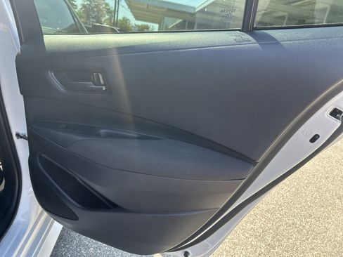 Used 2025 Toyota Corolla LE FWD image 17