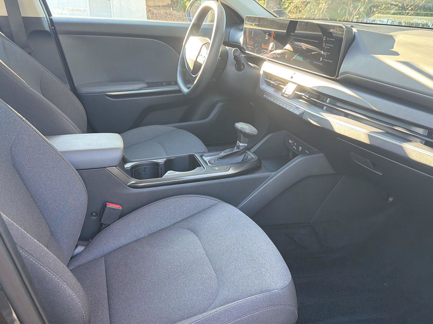 Used 2025 Kia K4 FWD image 14