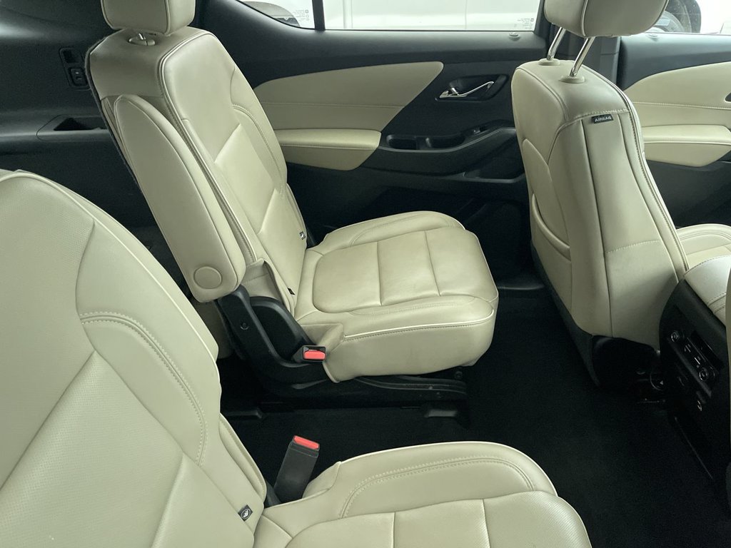 Used 2023 Chevrolet Traverse Premier w/ LPO, Floor Liner Package AWD/4WD image 12