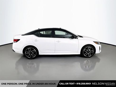 New 2025 Nissan Sentra SR w/ SR Premium Package image 4