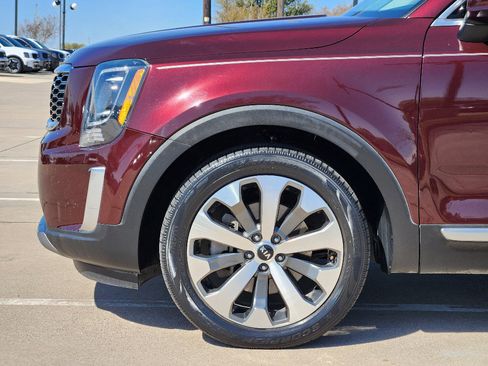 Certified 2021 Kia Telluride S image 14