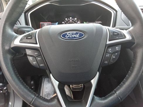 Used 2017 Ford Fusion Titanium image 23