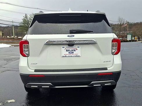 Used 2023 Ford Explorer XLT w/ Equipment Group 202A image 7