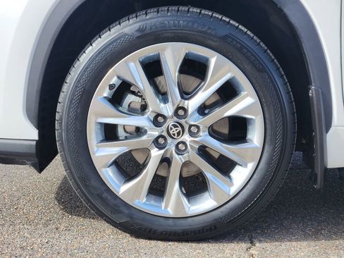 Used 2020 Toyota Highlander Limited image 10