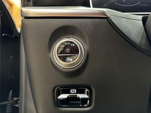 Used 2025 Mercedes-Benz C 300 Sedan image 19