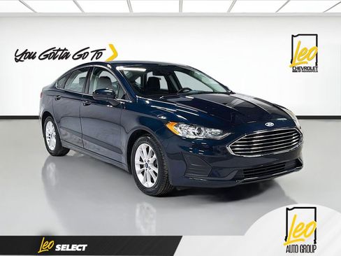 Used 2020 Ford Fusion SE FWD image 3