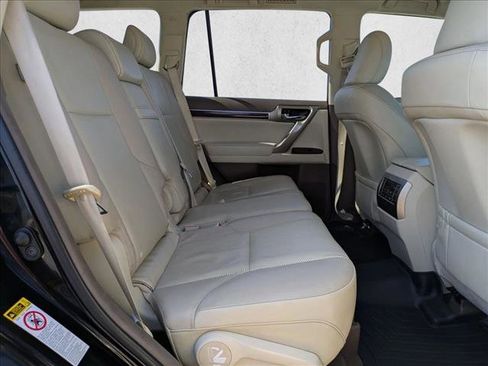 Used 2019 Lexus GX 460 image 21