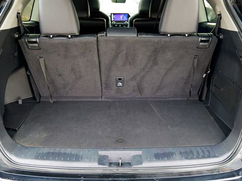 Used 2023 Toyota Highlander XLE AWD/4WD image 56