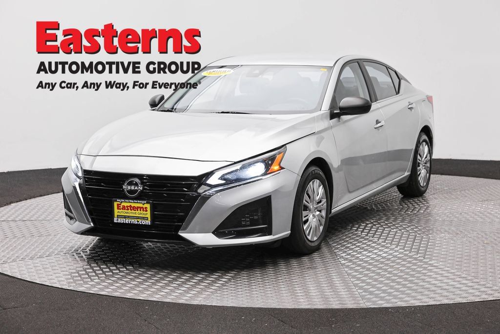 Used 2024 Nissan Altima 2.5 S FWD image 1