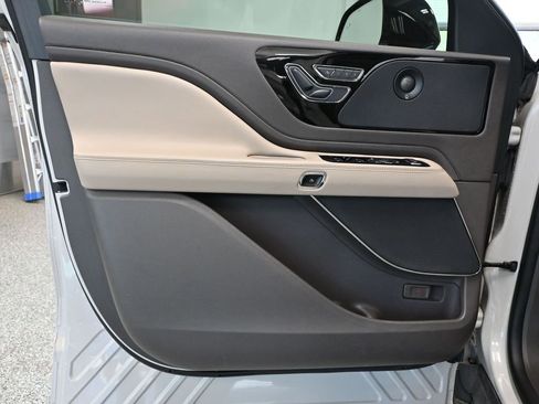 Used 2023 Lincoln Aviator Reserve image 18