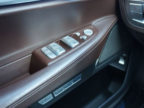 Used 2017 BMW 740i image 43