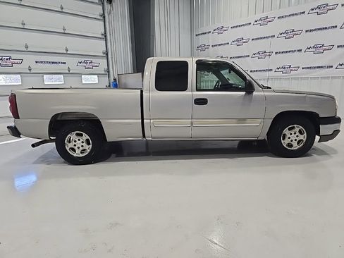 Used 2004 Chevrolet Silverado 1500 LS image 9