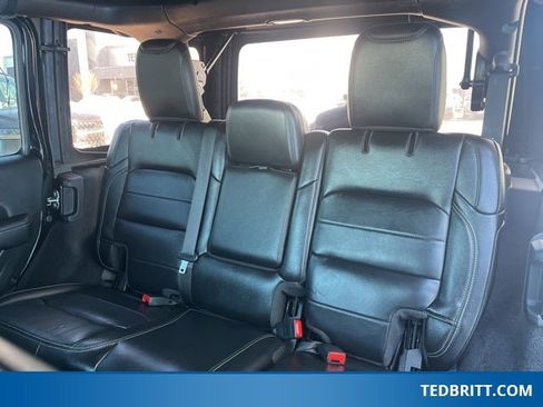 Used 2021 Jeep Wrangler Unlimited Sahara w/ LED Lighting Group image 13