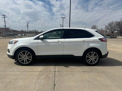 Certified 2023 Ford Edge Titanium image 2